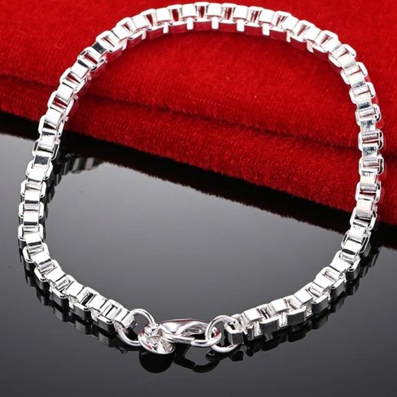 Fashion Jewelry Jewelry - Beautiful Venetian Box Style Ladies Bracelet Stamped .925 Solid Sterling Silver